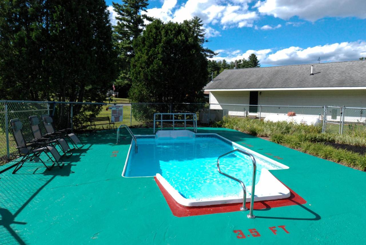 Maple Leaf Lodge Schroon Lake 외부 사진