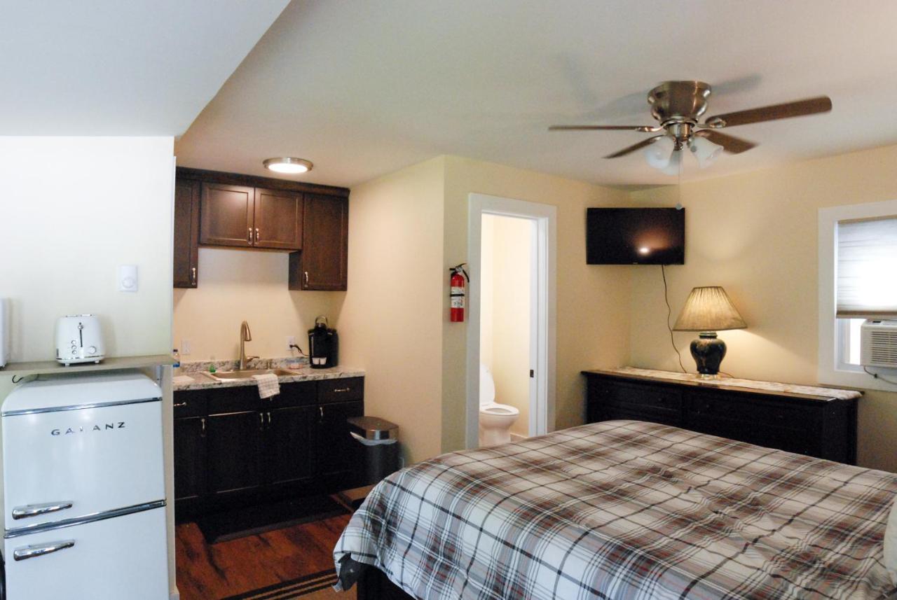 Maple Leaf Lodge Schroon Lake 외부 사진