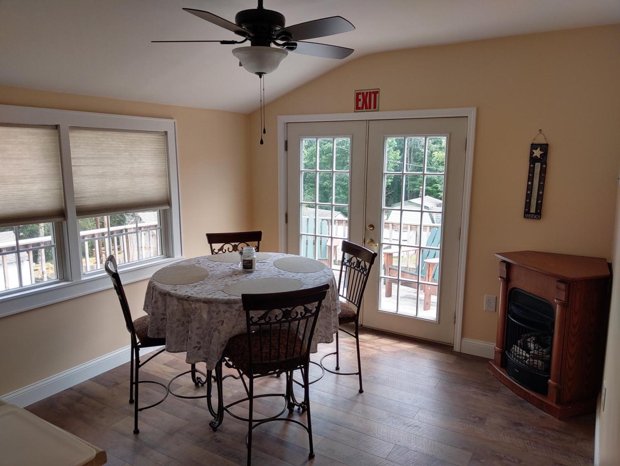 Maple Leaf Lodge Schroon Lake 외부 사진